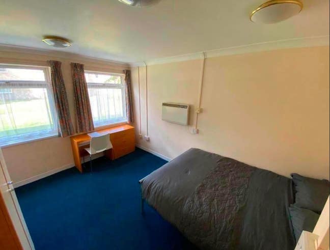 "Furnished 1-Bed Flatshare: Ideal for Key Workers! Main Photo