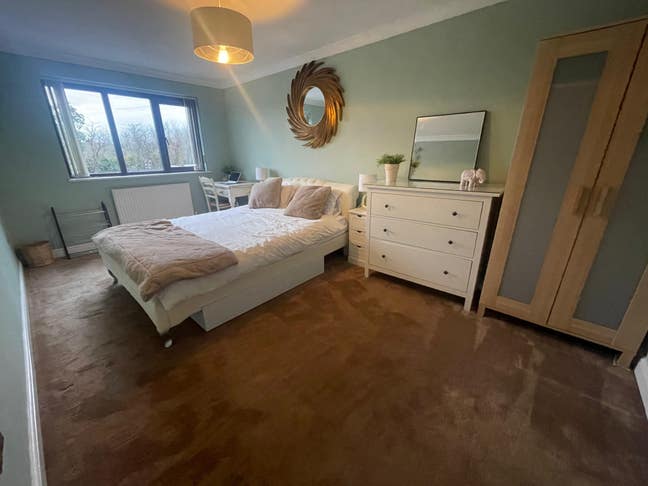Large House, own room with en-suite Main Photo