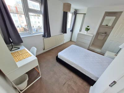 Ensuite Room Available City Centre-SO14 Main Photo