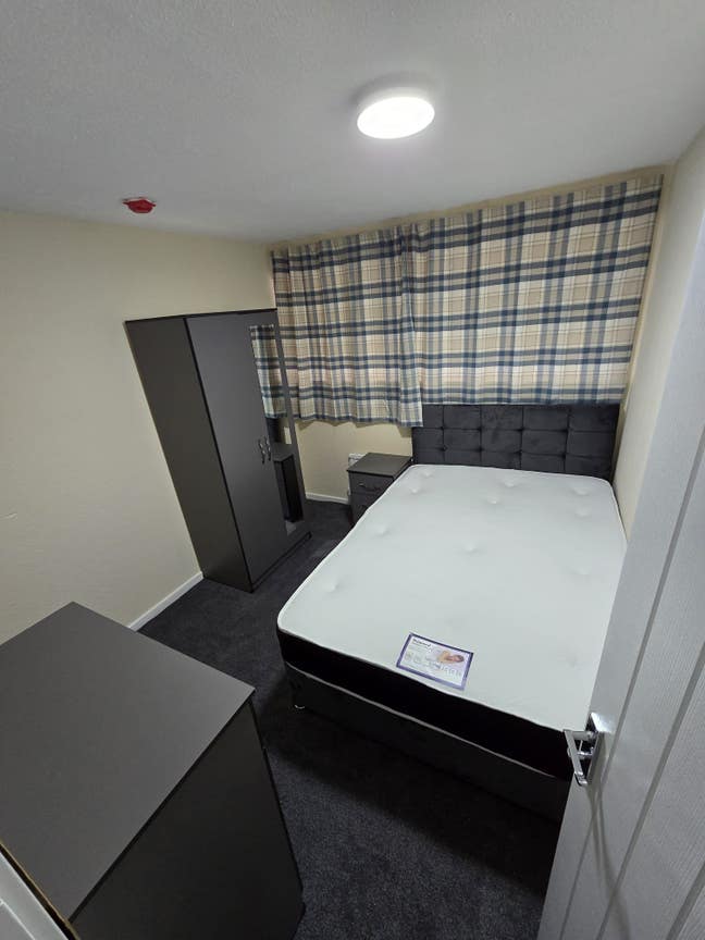 Rooms to Rent in a Nice & Quiet Area - DownsBarn.  Main Photo