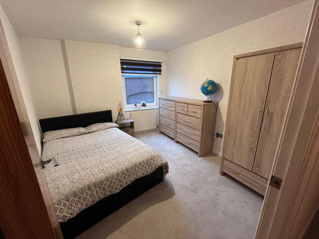 Lovely Double Room with Private Bathroom | NN1 Main Photo