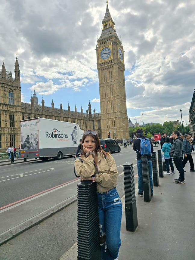 Couple seeking room / Both 30 /   Main Photo