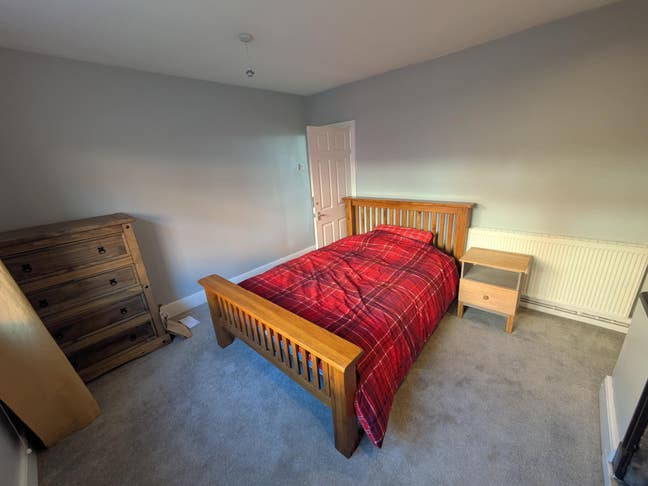  Uphill Room in Cosy House Close to City Centre Main Photo