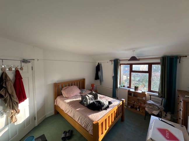 Double Bedroom Available  Main Photo