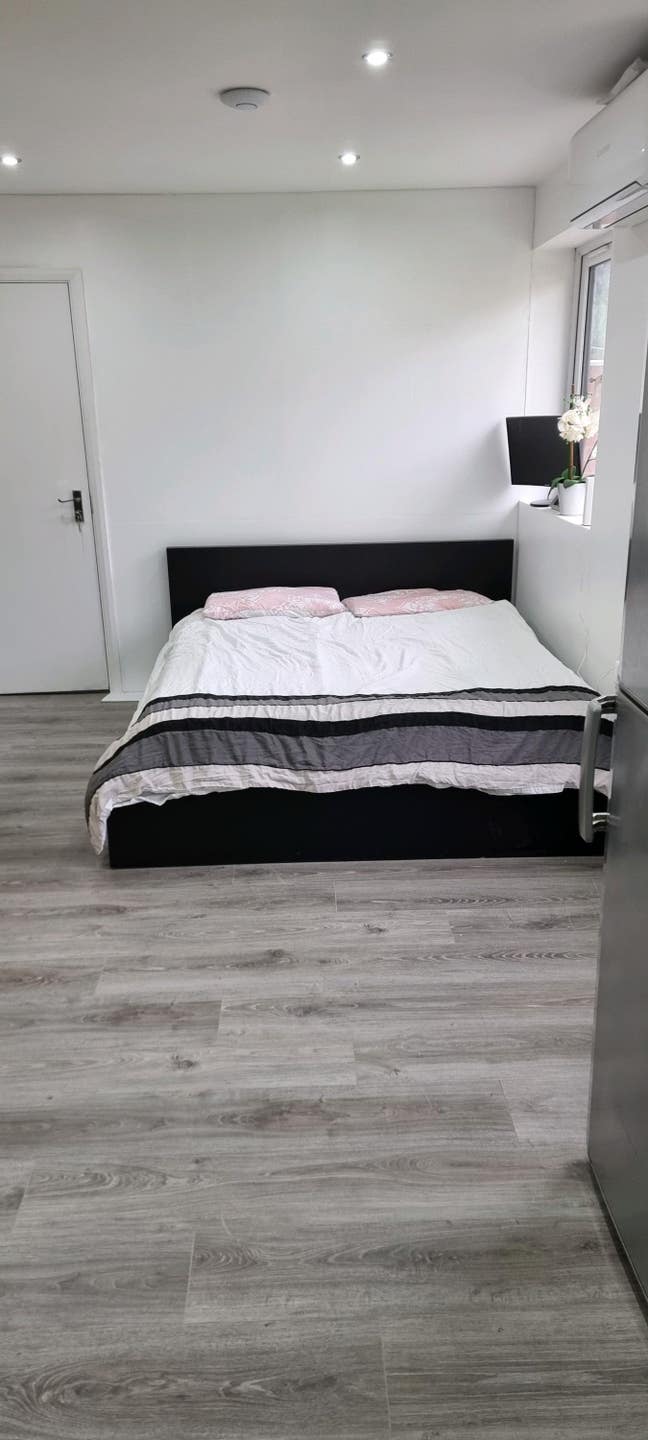 Beautiful Living Accommodation for Couple  Main Photo