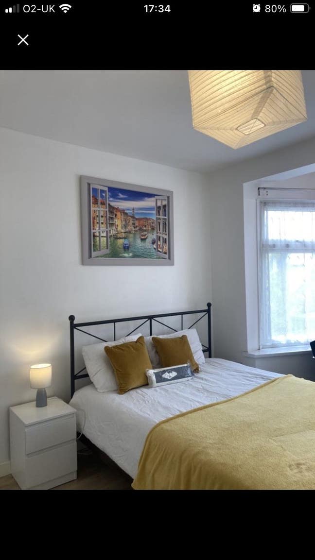 Double room 9 mins walk Hanger lane & Park Royal  Main Photo