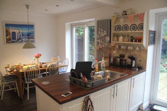 Double room(small) in a spacious house with garden Main Photo