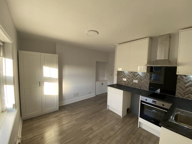 Central Maidstone - Studio Flat Main Photo