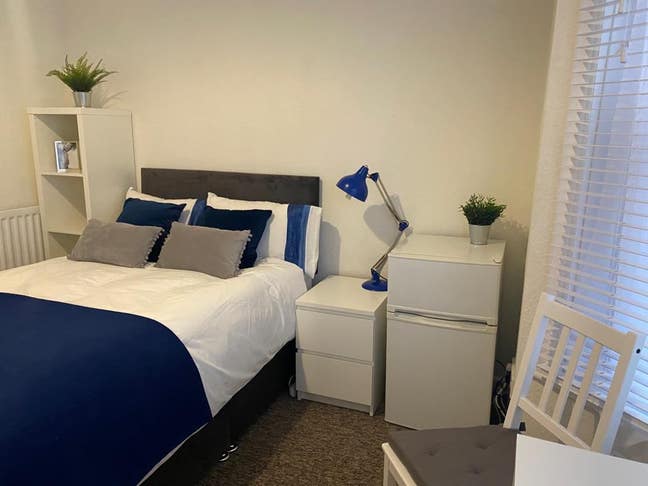 Large En-Suite Room Eastleigh Main Photo