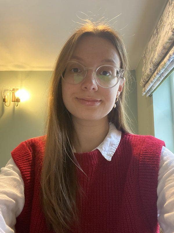 Trainee Solicitor looking for a double room Main Photo