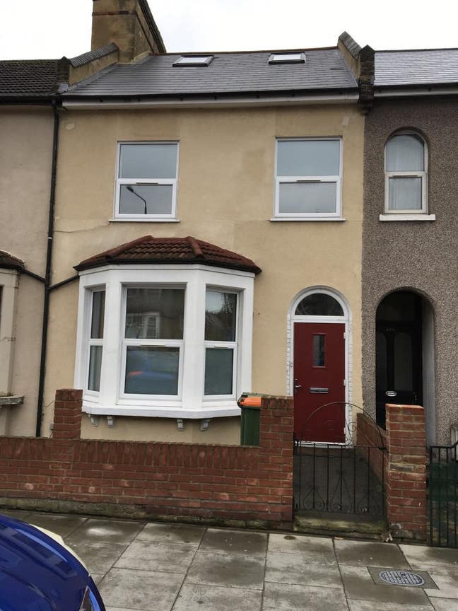 Extra large double room in friendly share Main Photo