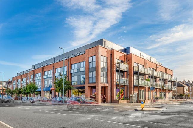 2 Bed Duplex Flat Main Photo