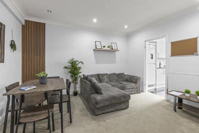 🏡💫Spacious & Modern Dbl in Tooting SW17💫 Main Photo