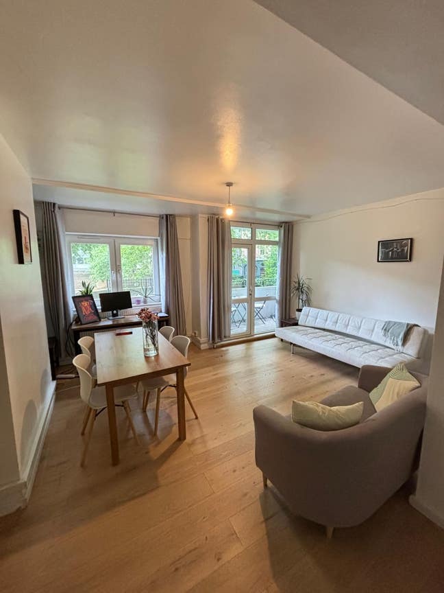 Lovely room near Farrindong Station Main Photo