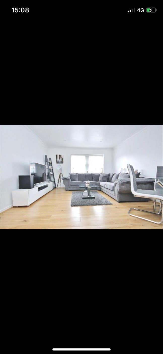 Large Double room in apartment in gated complex Main Photo