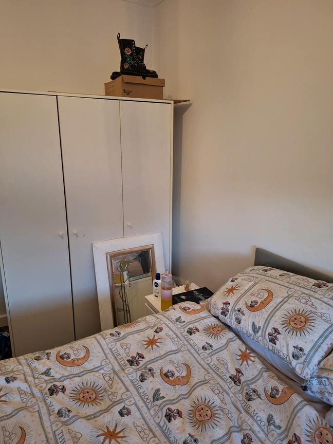 Look for room mate  Main Photo