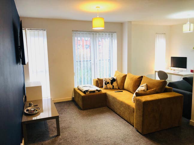 Entire 1 bed MCR modern city centre flat bills inc Main Photo