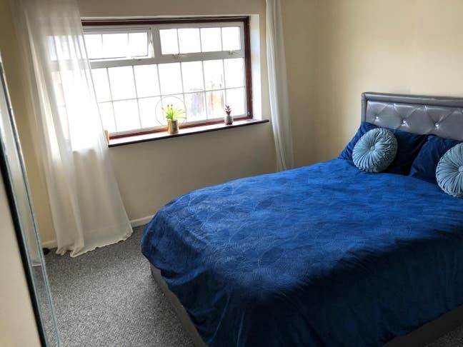 Double room available asap £800 per month Main Photo