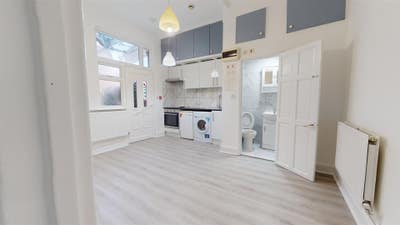 1 Bed Flat In Willesden, 5 Min Walk To Jubilee Main Photo