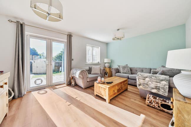 Double room to rent  Main Photo