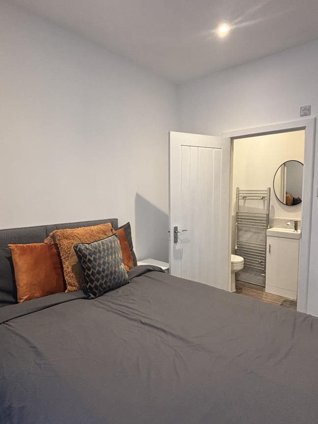 Double room with own private bathroom  Main Photo