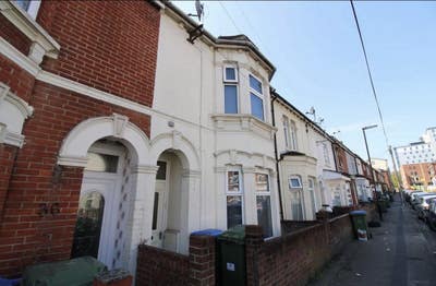 4 bed student property Main Photo