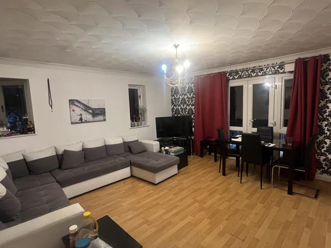 One  bedroom  available in a three-bed flat. Main Photo