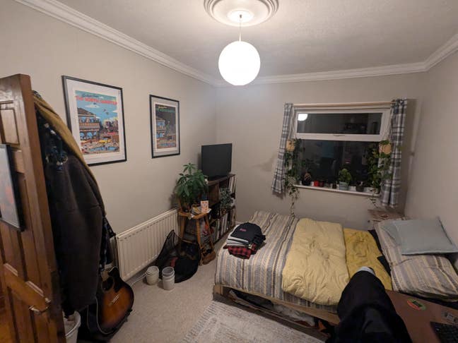 Double Bedroom Available in Southville Main Photo