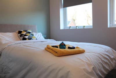 Walk to Salford Royal — en-suite, park, bills inc Main Photo