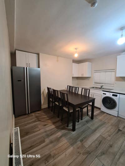 Central Slough Rooms Available Now Main Photo
