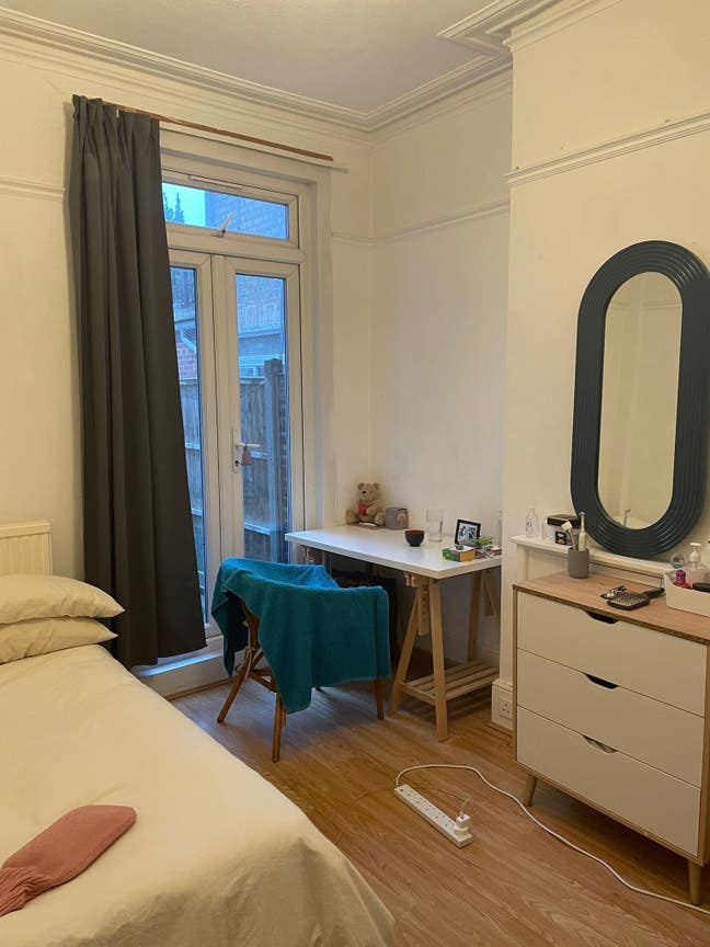 Furnished double room near Bounds Green Main Photo
