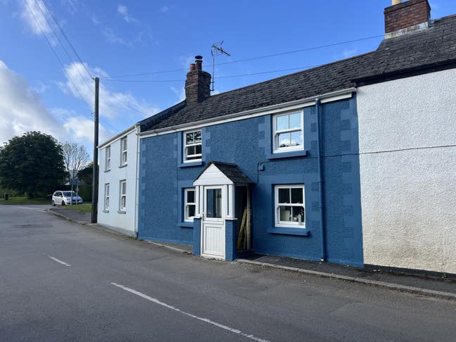 Room available in characterful cottage Main Photo