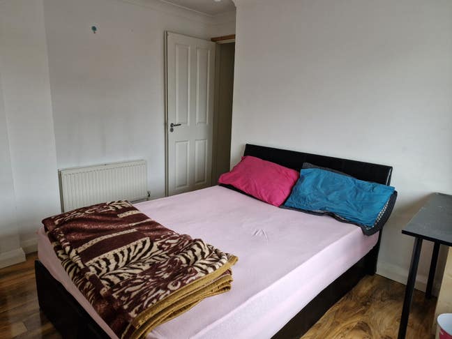 Lovely Double Room Available Feltham Main Photo