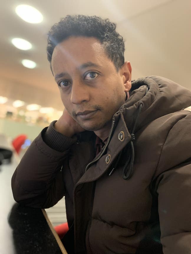 I am a professional male aged 44. I am lookin... Main Photo