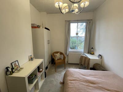 3rd bedroom in a postgrad house  Main Photo