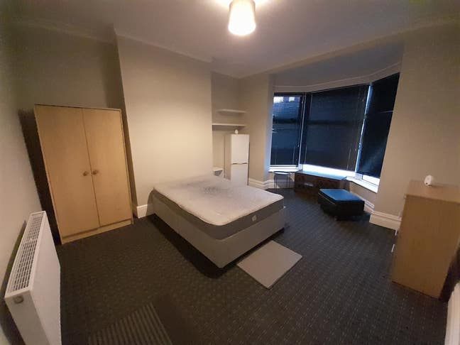 Room available to let in Wakefield WF1 Main Photo