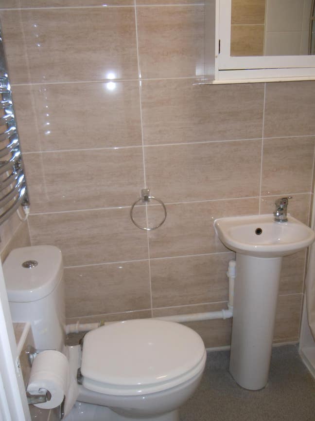 Central Location - Oundle Road PE2 - Large single  Main Photo