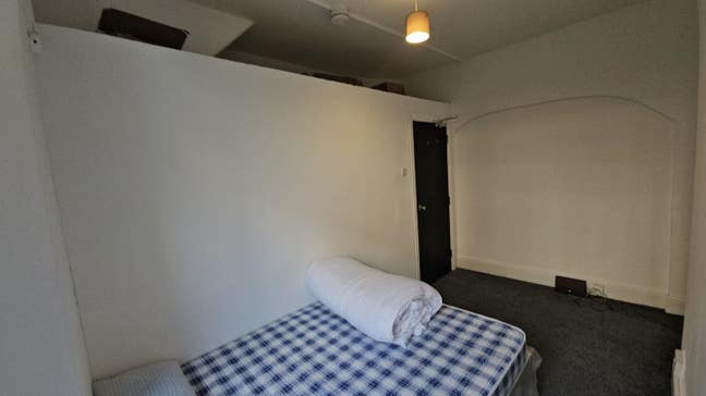 Rooms, m9, near transport, all amenities, city-cen Main Photo