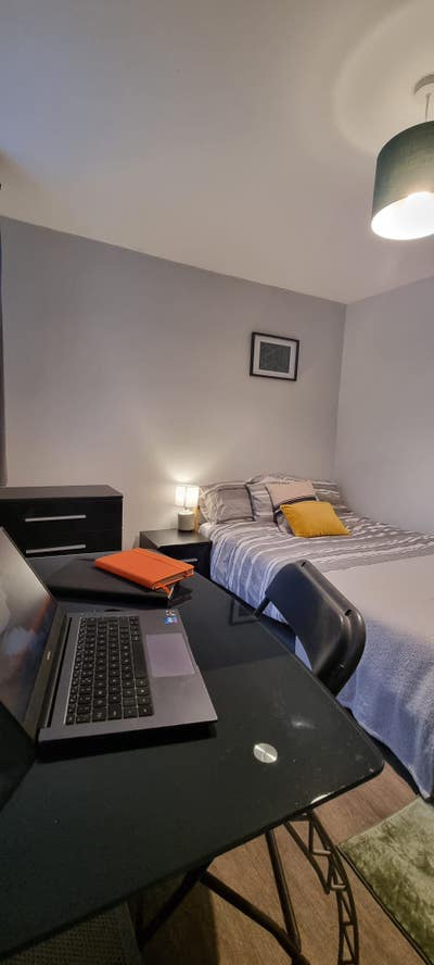En-suite double rooms, fantastic Location Main Photo