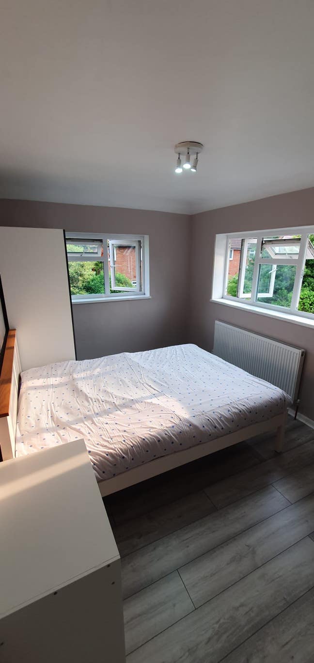 Room To Let in Hounslow  Main Photo