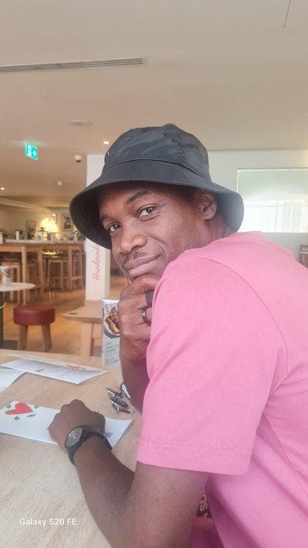 My name's Dennis, I work in hospo, and I'm lo... Main Photo