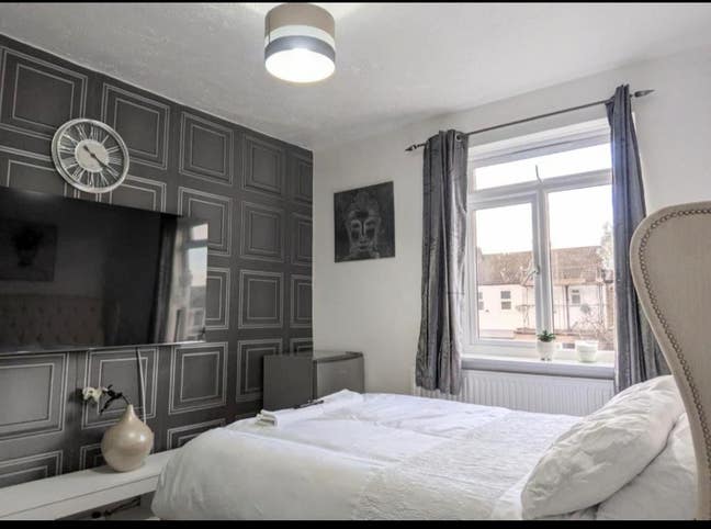 Furnished Double room Main Photo