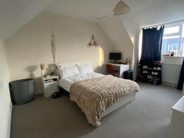Gigantic room in tooting bec - 5 mins from tube Main Photo