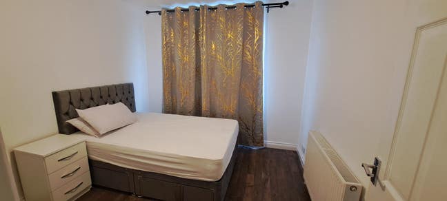 Large furnished double room ( bill inclusive) Main Photo