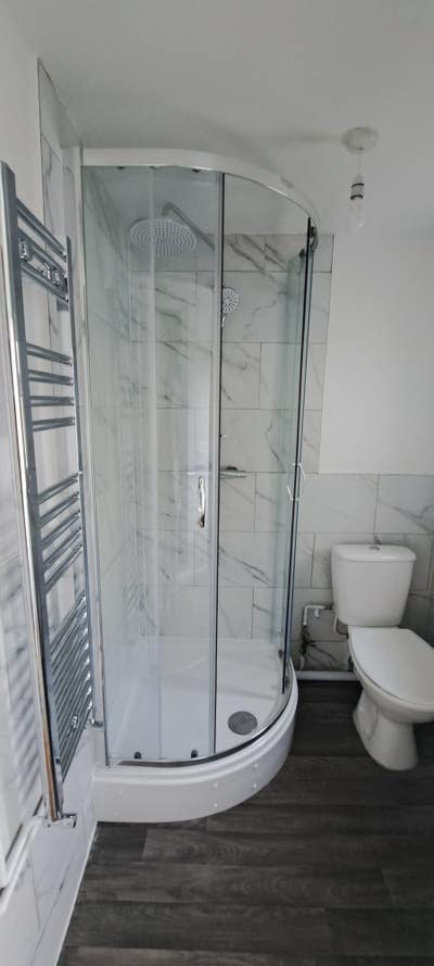 Large furnished double room ( bill inclusive) Main Photo