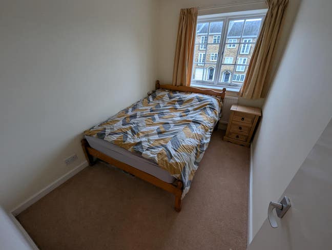 Double room in Norbiton. Monday-to-Friday only. Main Photo