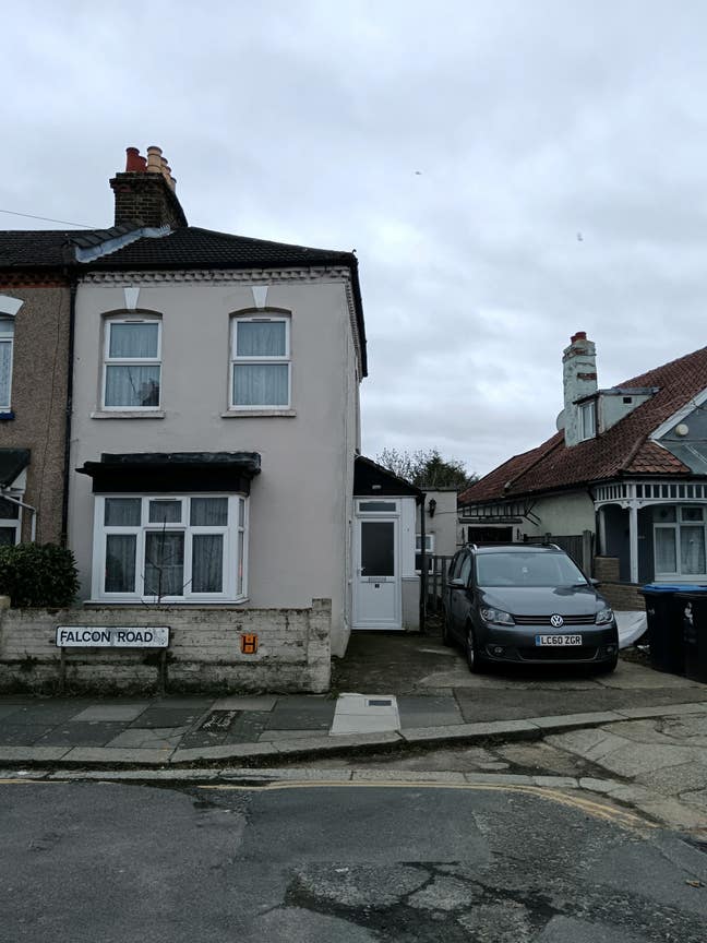 3 Rooms to let with garden in Enfield  Main Photo