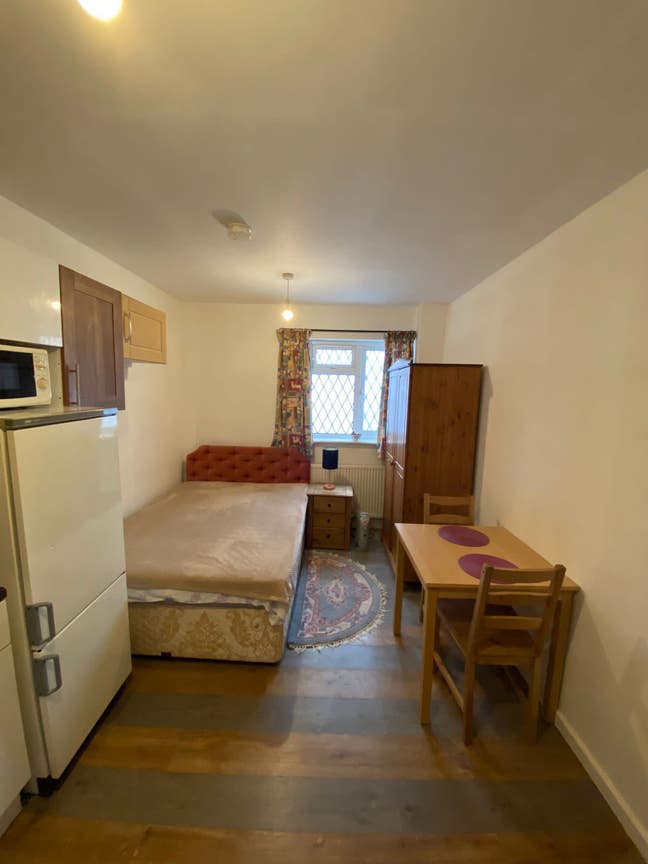 An ensuite in high Barnet  Main Photo