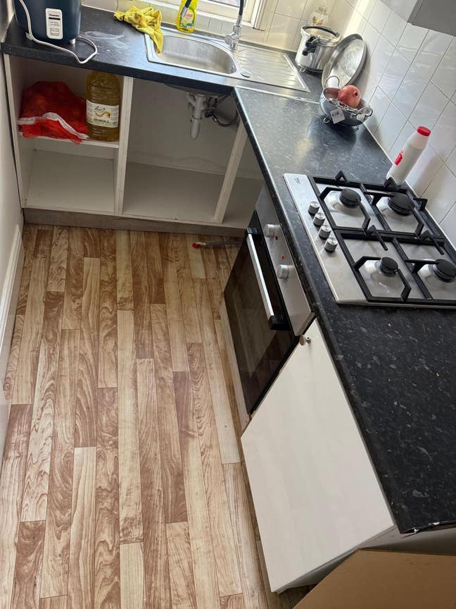 Two bedrooms in 3 bed bedroom LS11.  Main Photo