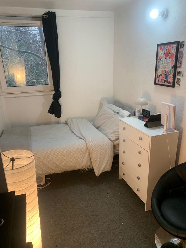 Cozy single room (N7) in homey house share Main Photo